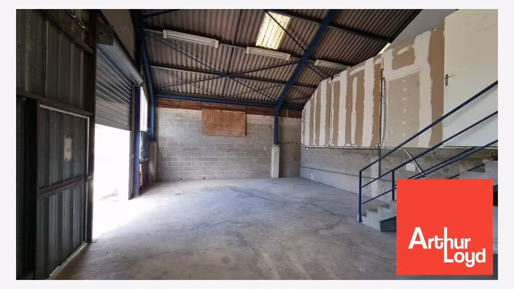 Entrepôt de 70m² à louer en ZA dynamique Poitiers