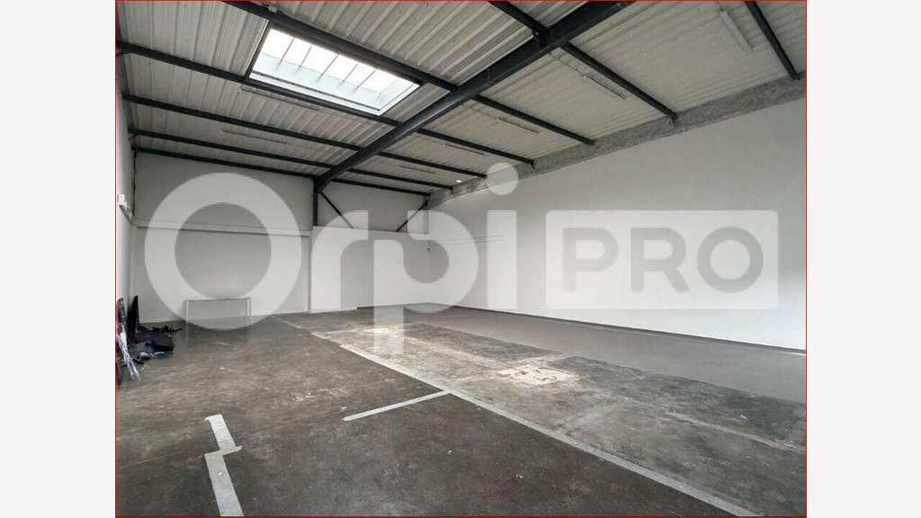 A louer local activité 230m² Limas/Pommier neuf