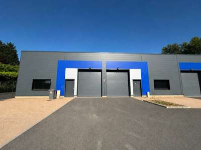 Location Locaux d'activités - Entrepôts à Pommiers