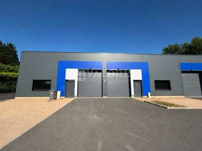 Locaux 295m² à louer à Pommiers