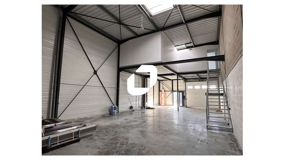 A louer Local d'activité 232m² Pompignac