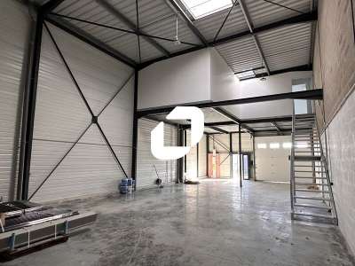 Location Locaux d'activités - Entrepôts à Pompignac