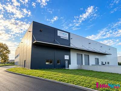 Entrepôt bureaux de 3003m² à louer à Pompignac