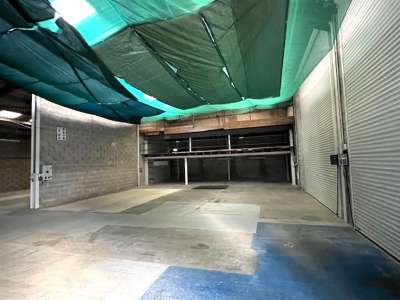 Location Locaux d'activités - Entrepôts à Pons