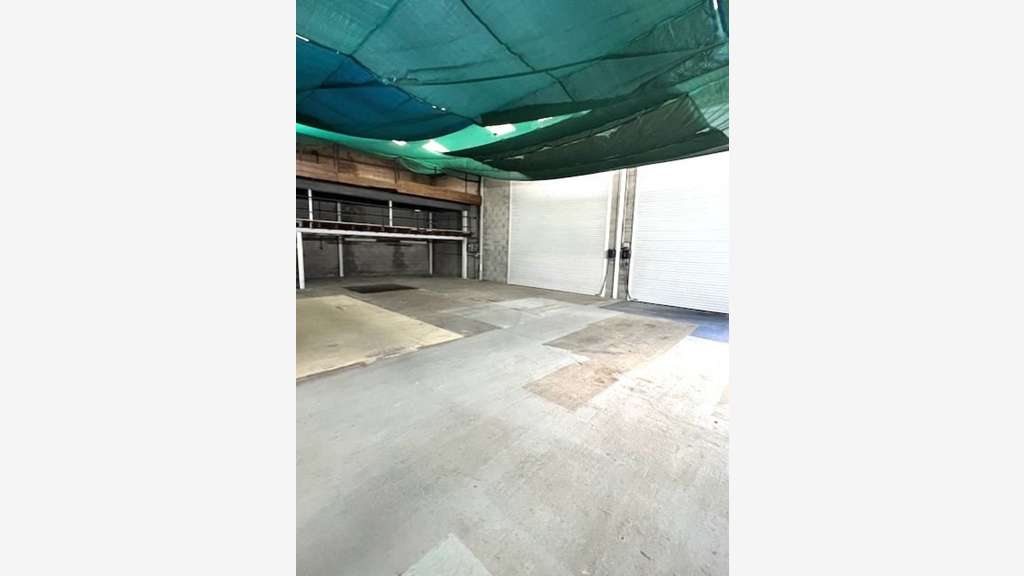 A louer bâtiment 360m² à Pons