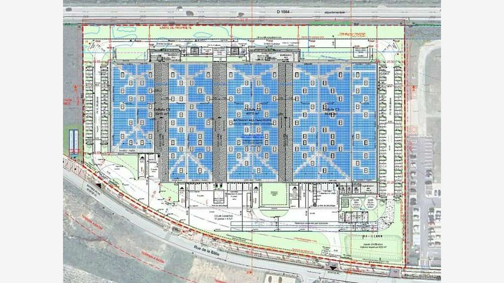 A louer entrepôt 17000m²  empl strat Pont-d'Ain