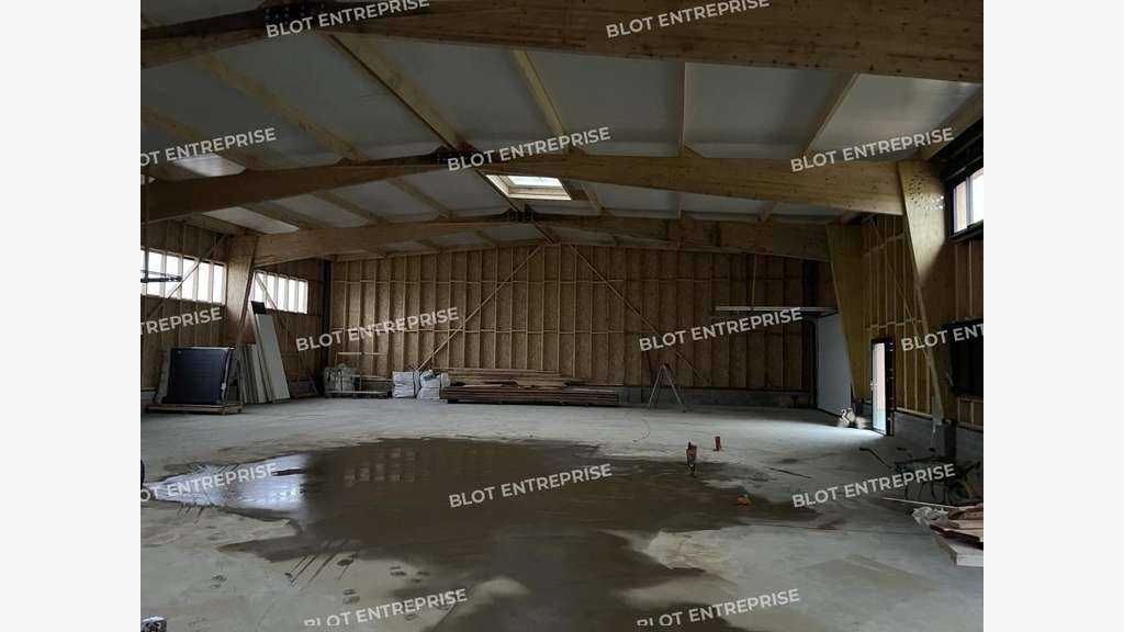 A louer locaux 285m² zone Cleun Nizon à Pont-Aven