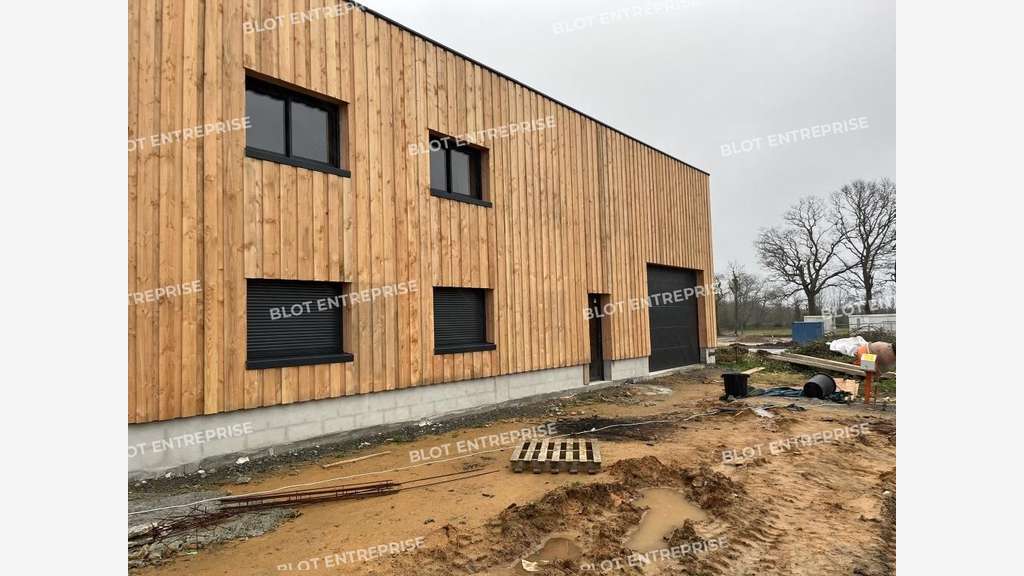 A louer locaux 285m² zone Cleun Nizon à Pont-Aven