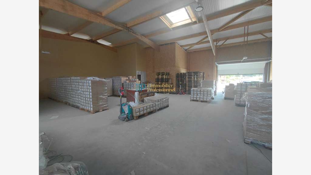 LOCAL D'ACTIVITE - 270 M2 - PONT AVEN