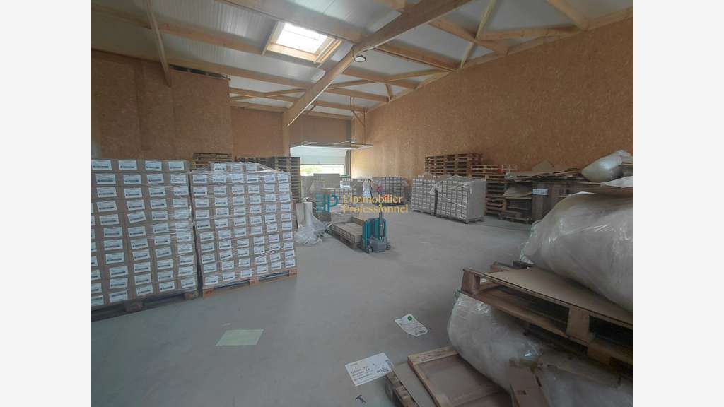 LOCAL D'ACTIVITE - 270 M2 - PONT AVEN