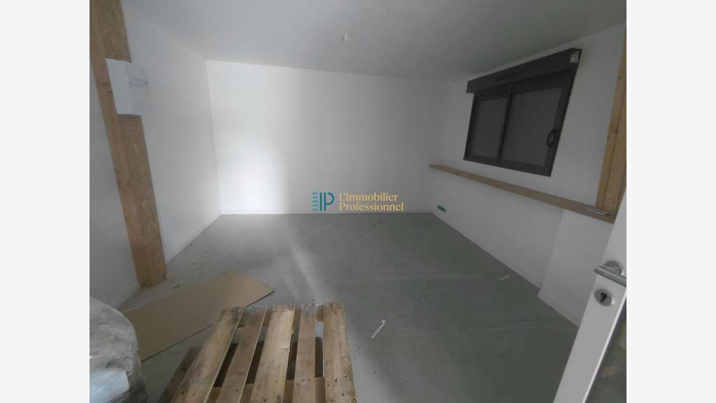 LOCAL D'ACTIVITE - 270 M2 - PONT AVEN