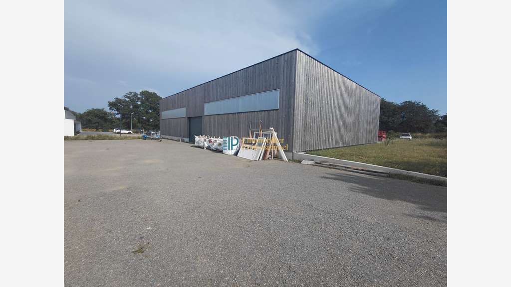 LOCAL D'ACTIVITE - 270 M2 - PONT AVEN