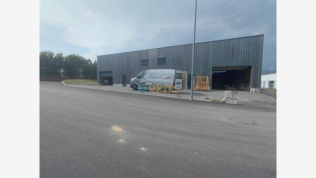 LOCAL D'ACTIVITE - 270 M2 - PONT AVEN