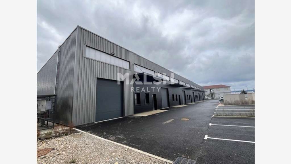 Locaux neufs 2239m² à louer à Pont-de-l'Isère