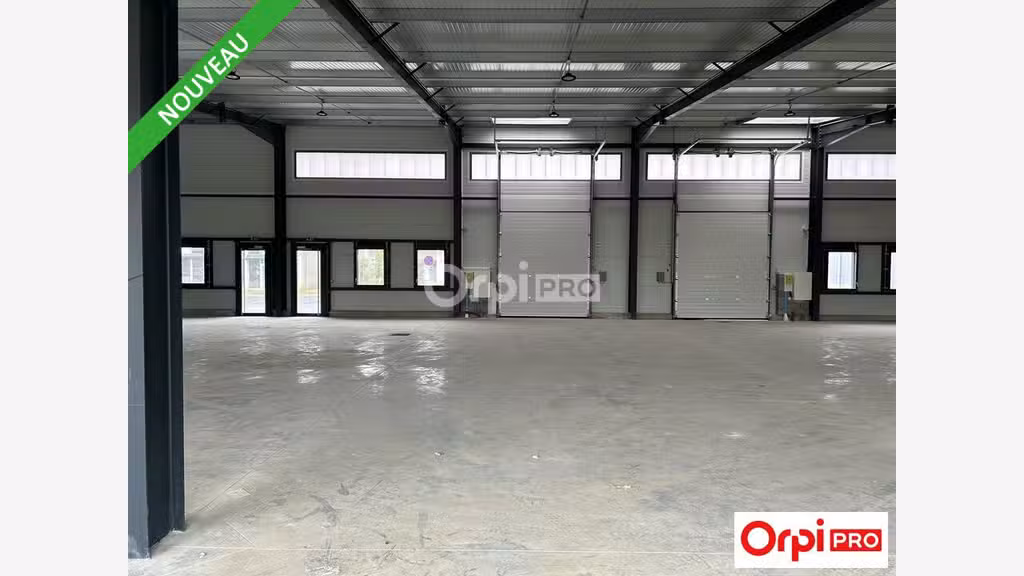 Local d'activité 179m² à louer à Pont-de-l'Isère