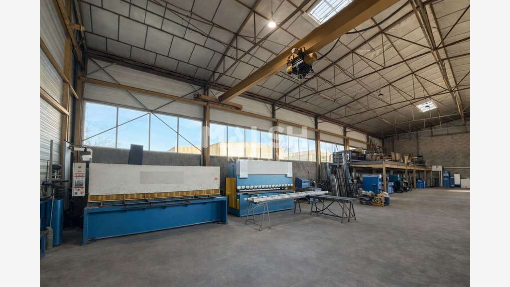 Loue bâtiment d'activités de 563m² à Pont-Évêque