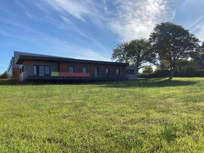 A louer locaux d'activité 900m² à Pont-l'Abbé