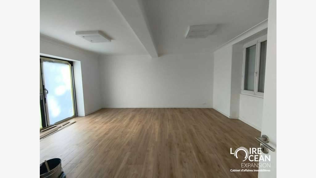Loue local professionnel 118m² Pont-Saint-Martin