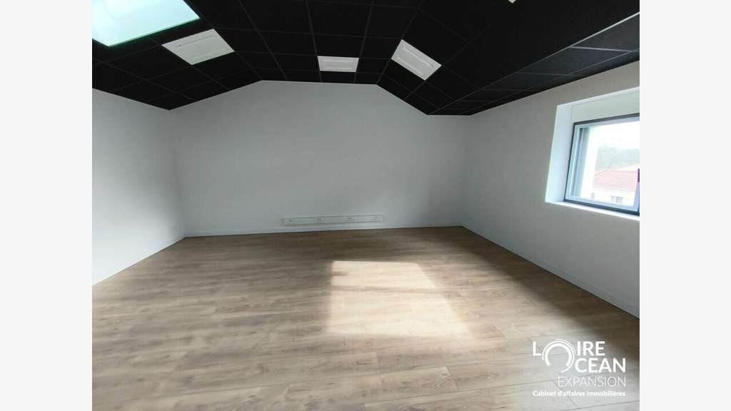 Loue local professionnel 118m² Pont-Saint-Martin