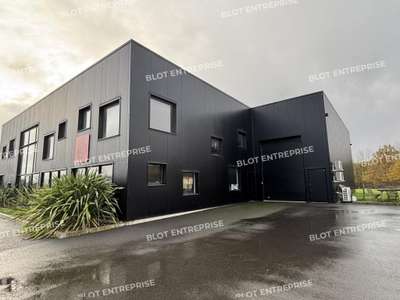 À LOUER - LOCAUX D'ACTIVITÉS - 282 M² - PONT SA