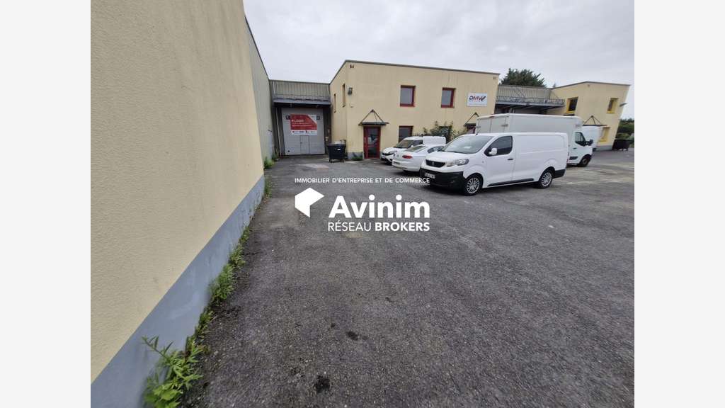 A louer local 368m² à Pontault-Combault N104/A4