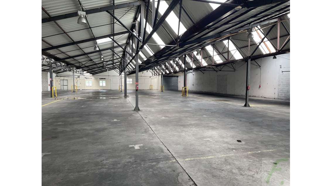 À louer local d'activité 2 005m² à Pontcharra