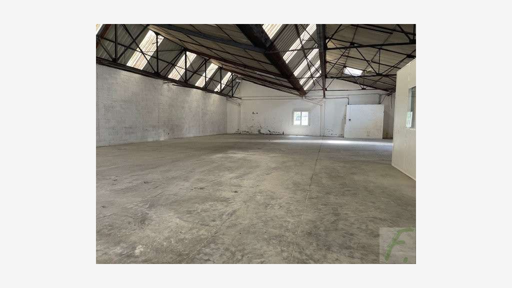À louer local d'activité de 408 m² à Pontcharra