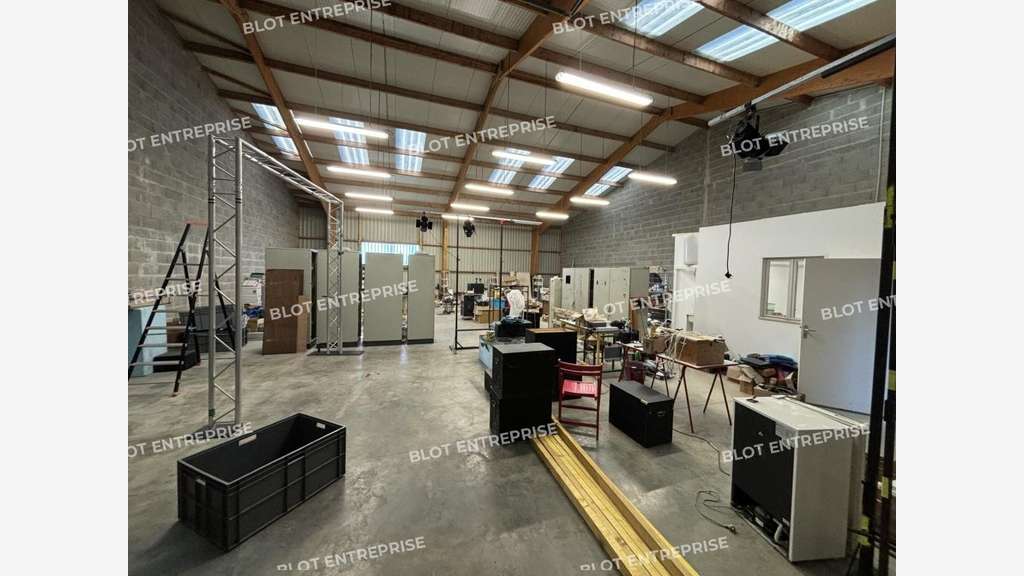 A louer locaux d'activités 300m² à Pontchâteau