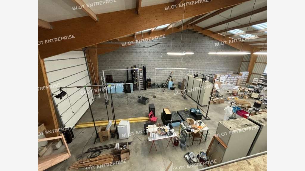 A louer locaux d'activités 300m² à Pontchâteau