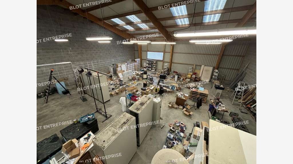 A louer locaux d'activités 300m² à Pontchâteau
