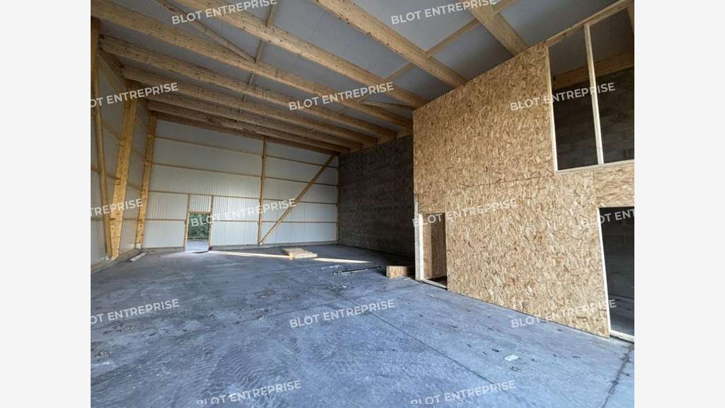 A louer locaux d'activités de 250m² à Pontchâteau