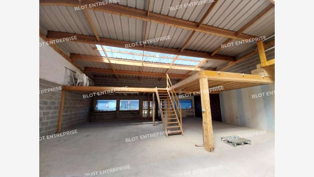 A louer locaux d'activités 600m² à Pontchâteau