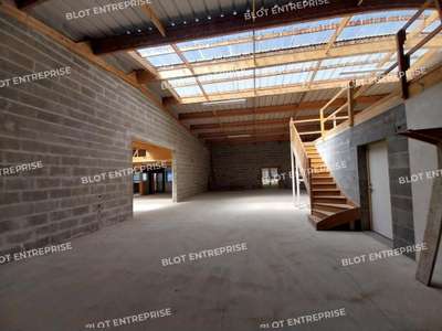 A louer locaux d'activités 300m² à Pontchâteau