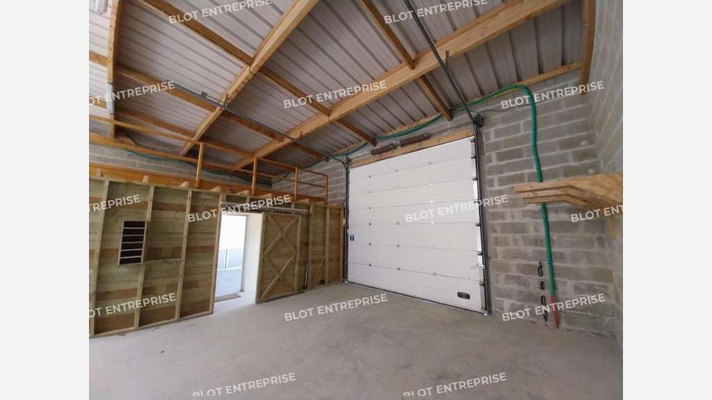 A louer locaux d'activités 300m² à Pontchâteau
