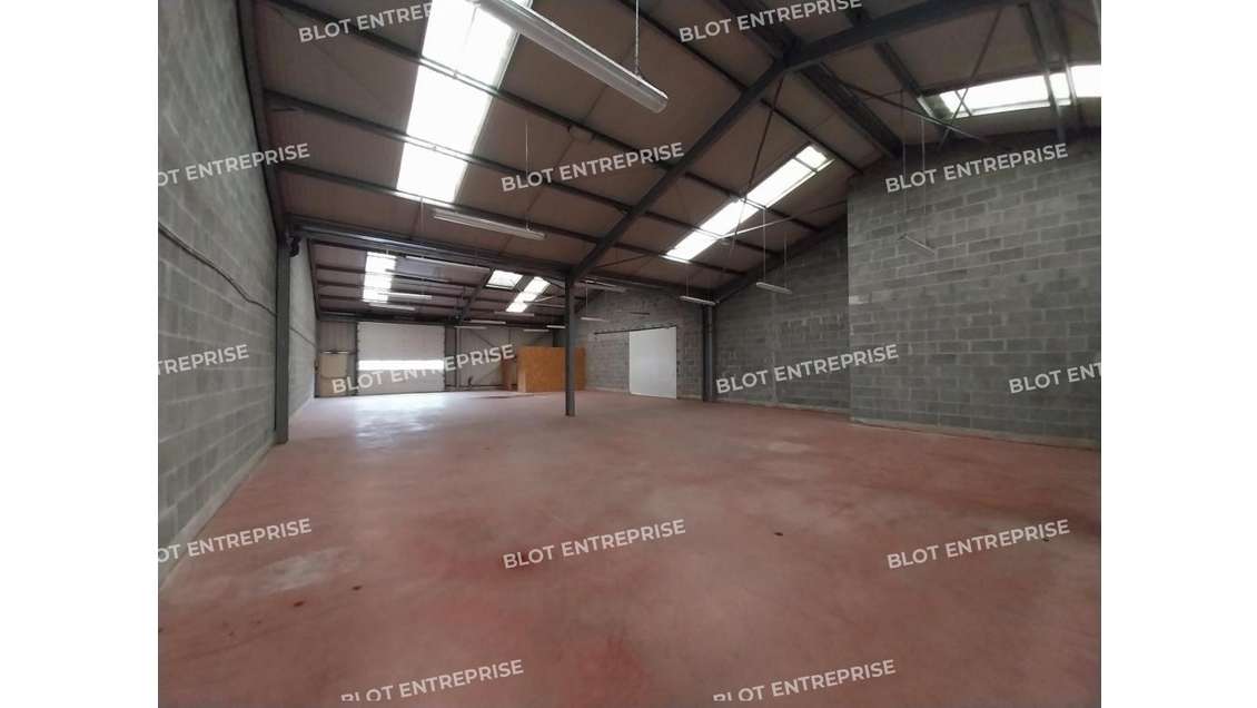 A louer local d'activités 326m² à Pontivy D768