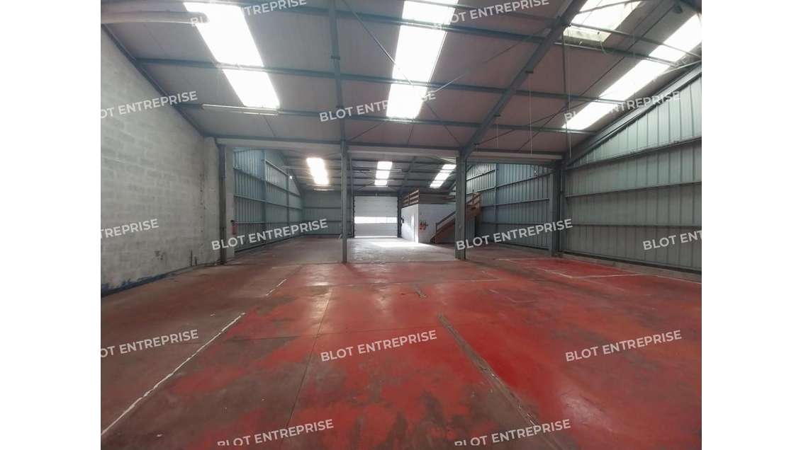 A louer local 363m² een Parc d'Activités à Pontivy