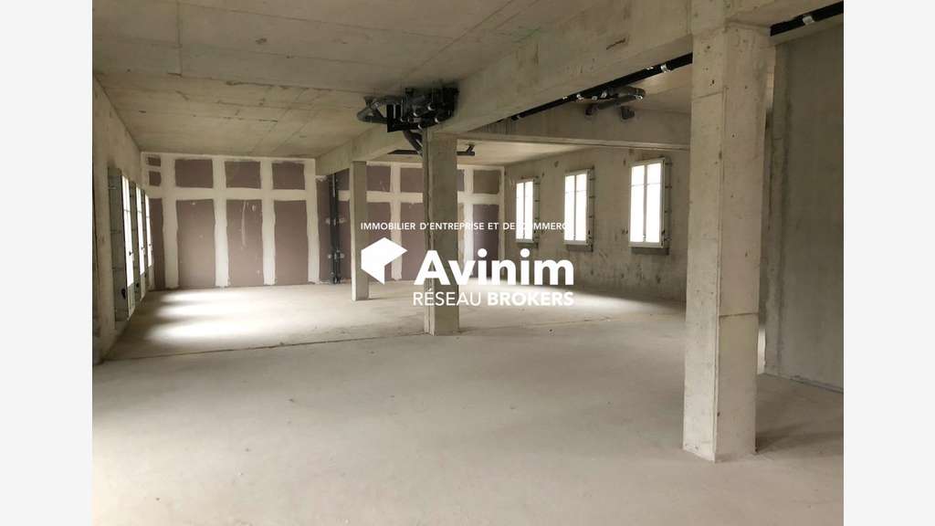 Local neuf 122m² en centre ville de Pontoise