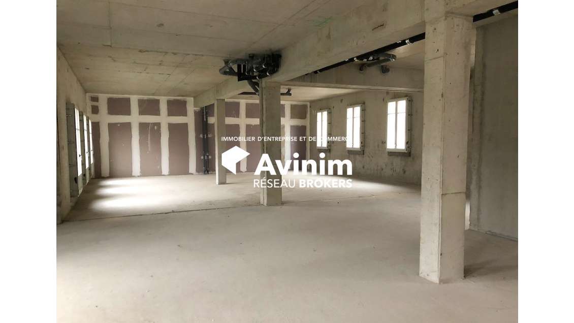 Local neuf 122m² en centre ville de Pontoise