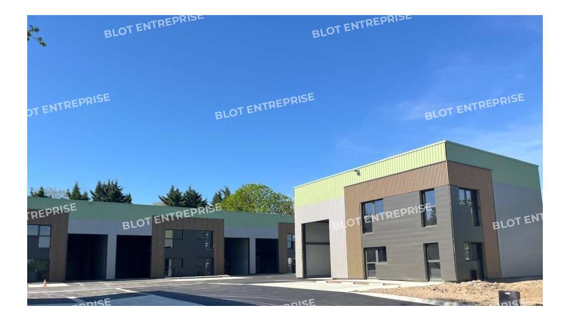 A louer locaux d'activités de 311m² en ZAC Pornic