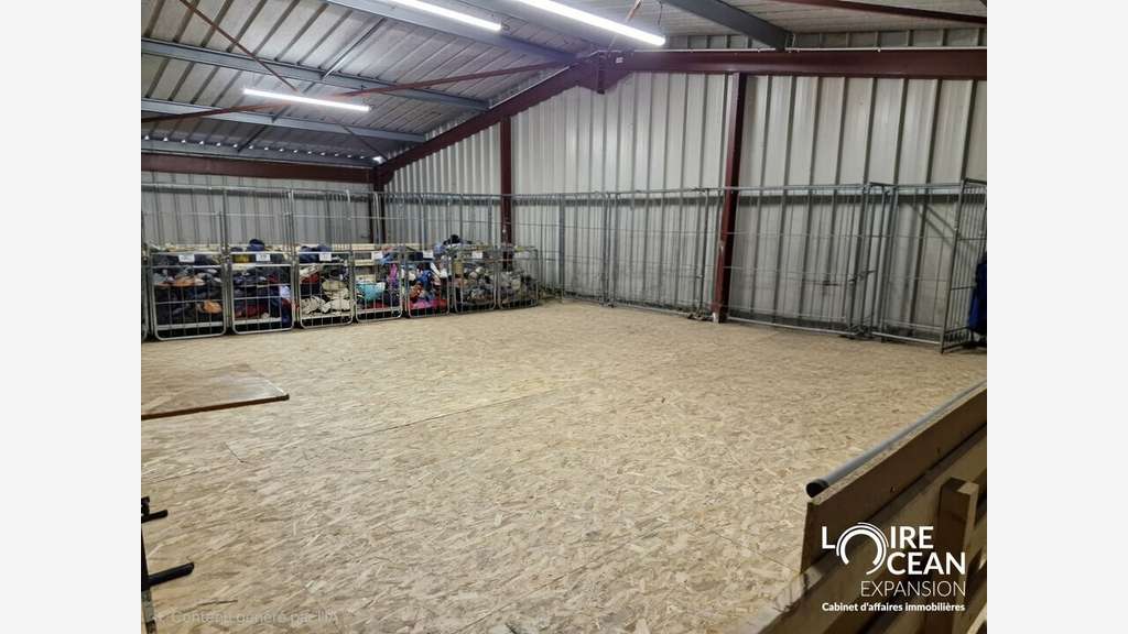 Local mixte activités-bureaux 280m² à louer Pornic