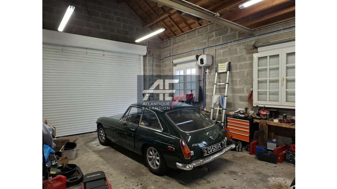 A louer local 43m² garage/atelier à Pornichet