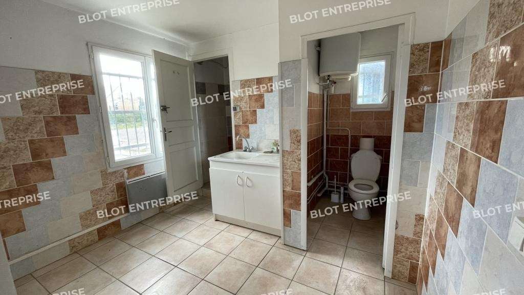 A louer locaux d'activités 270m² à Pornichet