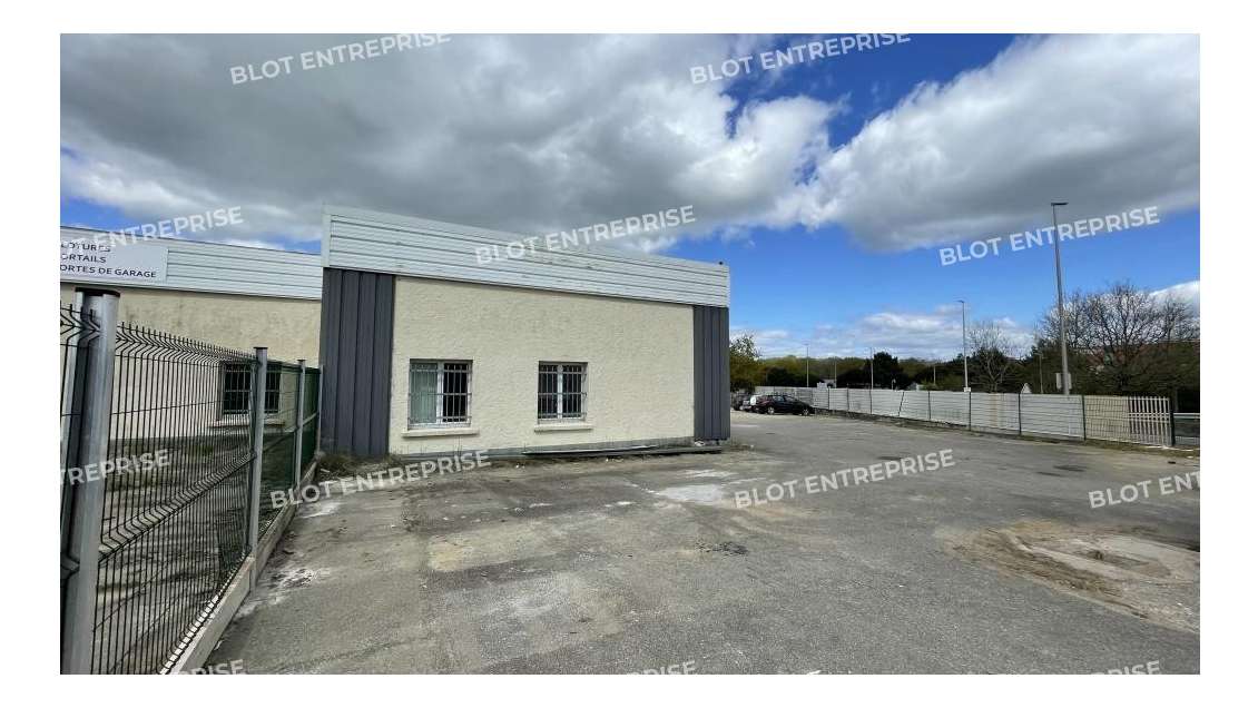 A louer locaux d'activités 270m² à Pornichet