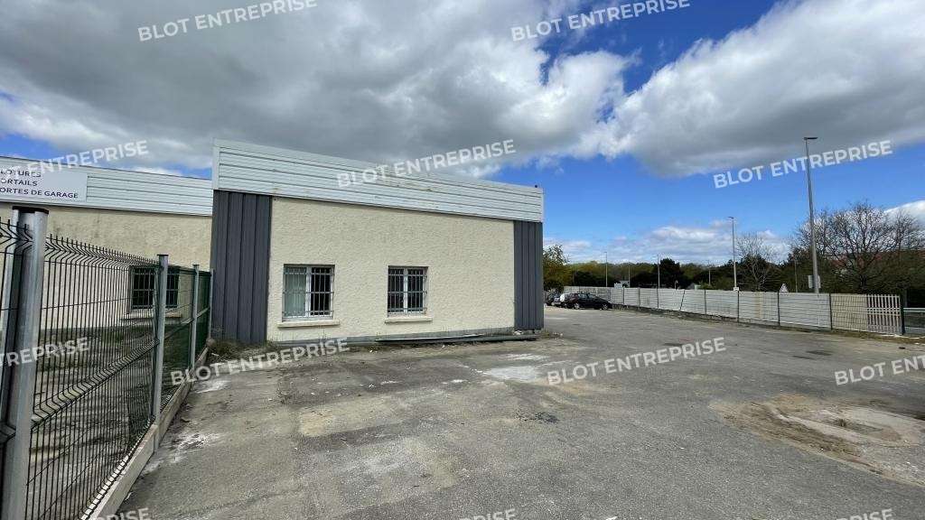 A louer locaux d'activités 270m² à Pornichet