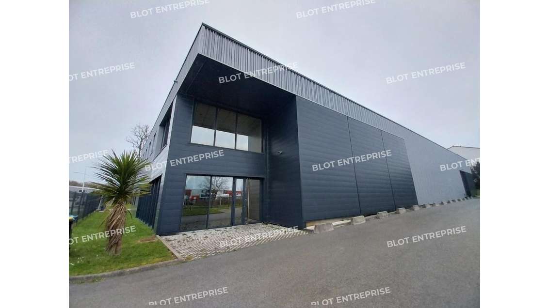A louer locaux d'activités de 1 327m² à Pornichet