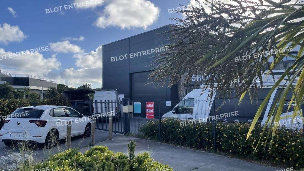 A vendre/à louer locaux 975m² à Pornichet