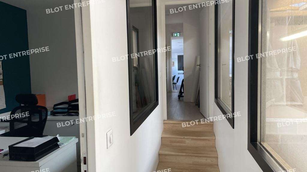 A vendre/à louer locaux 975m² à Pornichet