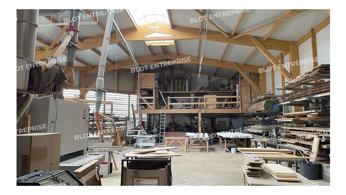 A vendre/à louer locaux 975m² à Pornichet