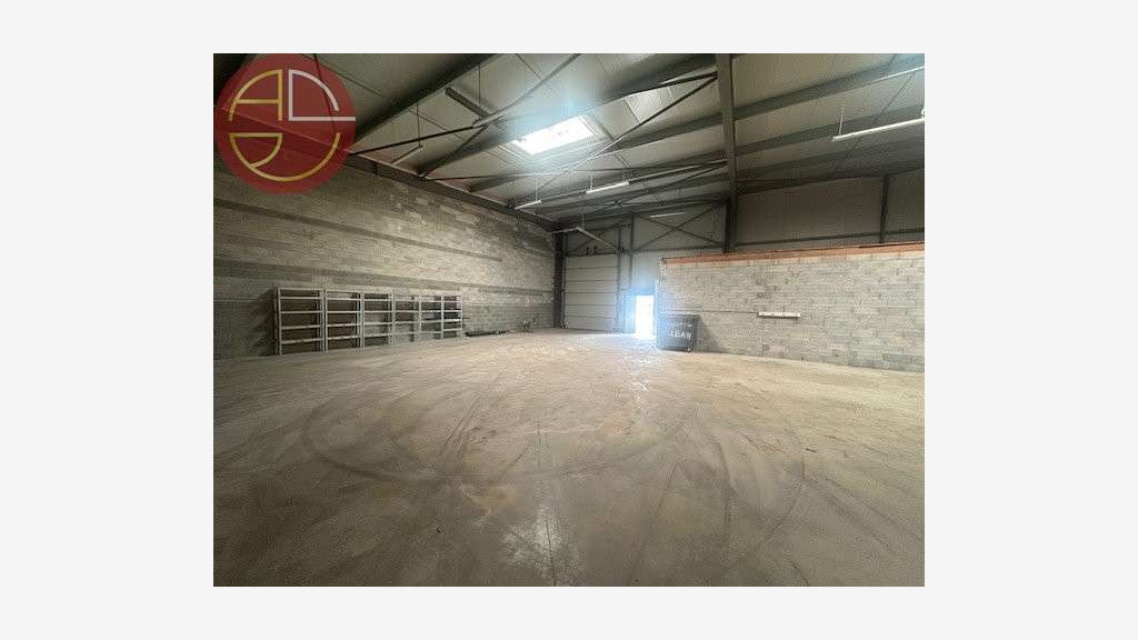 A louer entrepôt 416m² à Villeneuve-Tolosane