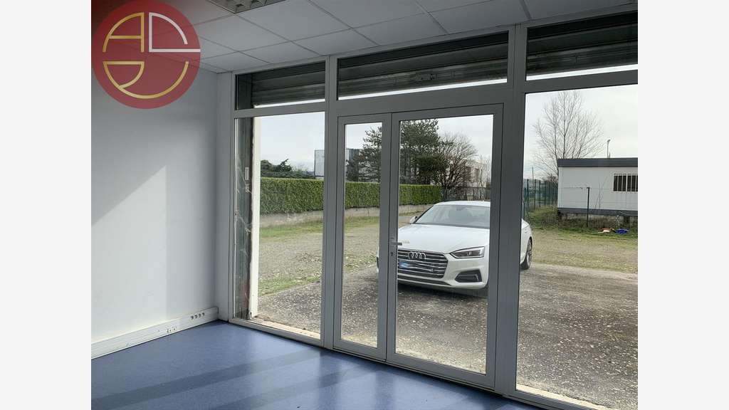Vente entrepôt sur terrain clos Portet-sur-Garonne